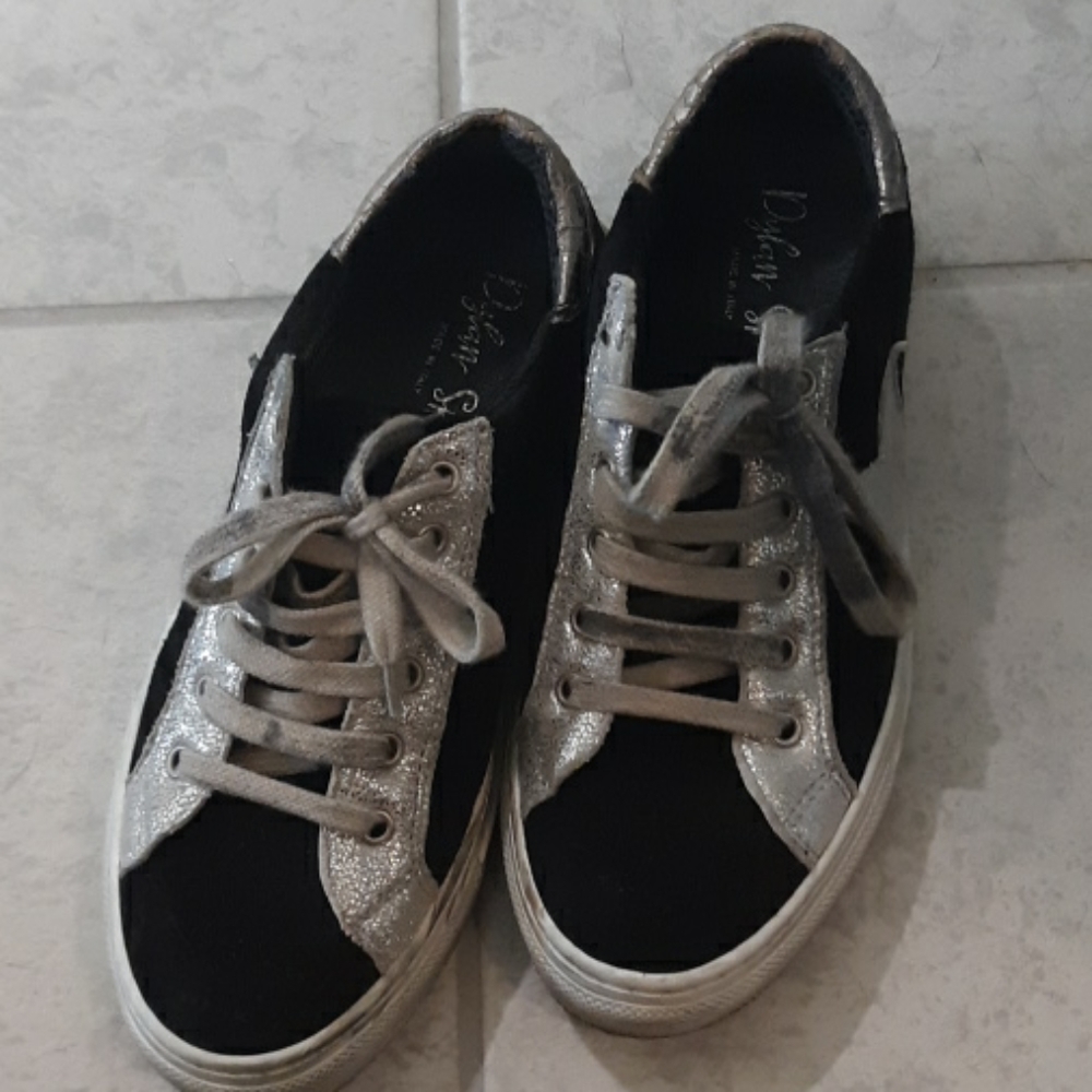 Dylan Skye Sneakers